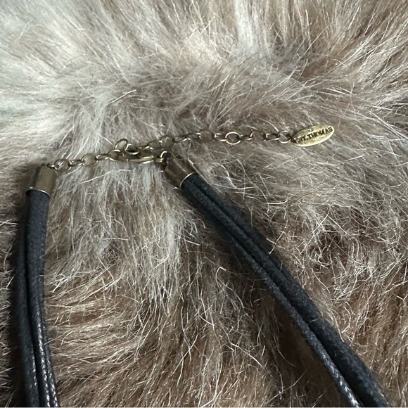 ST THOMAS Statement Necklace - Picture 3 of 5